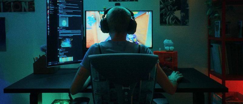 Joueurs professionnels utilisant les sièges gaming ergonomiques et accessoires Herman Miller.