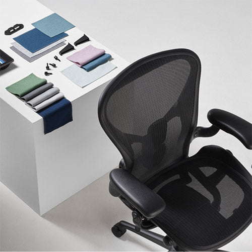 Chaise de bureau Herman Miller Aeron en graphite, fabriquée à partir de matériaux durables