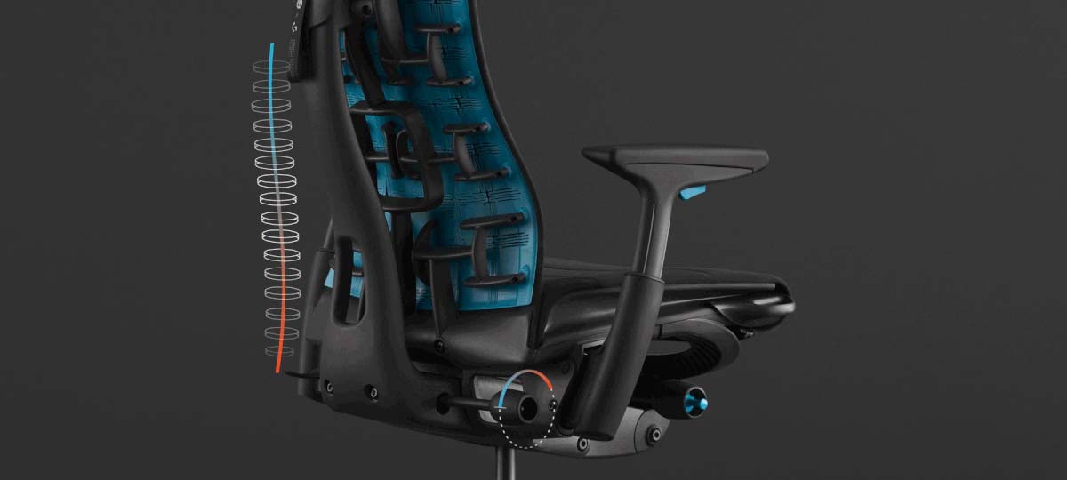 Vue arrière d'un fauteuil de jeu Embody noir et bleu de Herman Miller, superposé à des graphiques blancs mettant en évidence la technologie de la mousse de refroidissement.