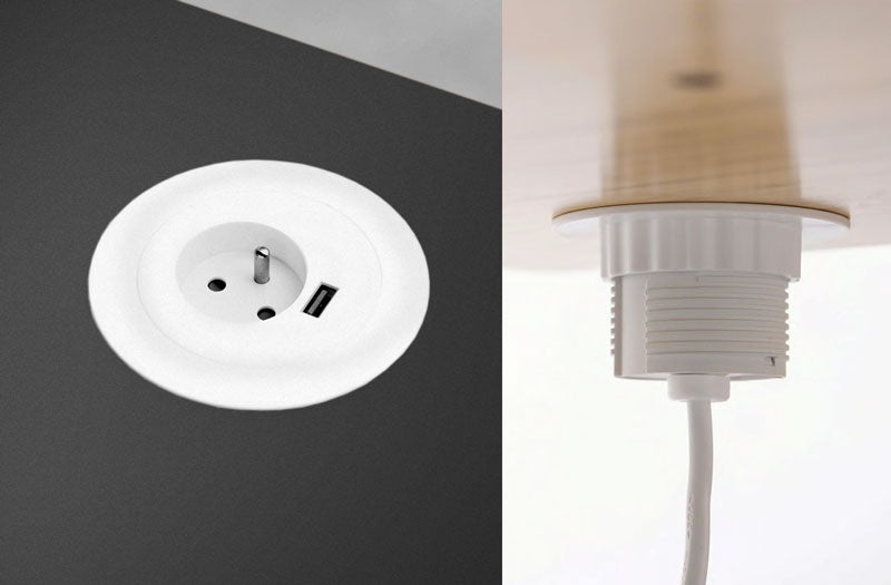 Collage de deux images en gros plan, montrant un passe-câble électrique blanc dans un bureau debout Jarvis, avec des prises de courant alternatif et un port de charge USB.