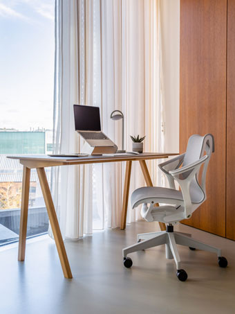 <u>Bureaux et tables</u>