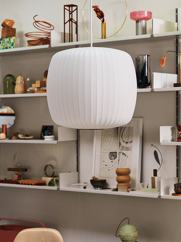 Salle à manger avec suspension Nelson Ball Bubble