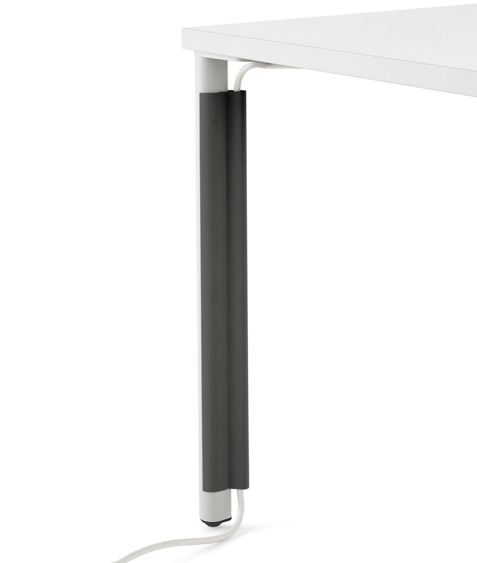 Système de gestion des câbles pour piètement de bureaux OE1