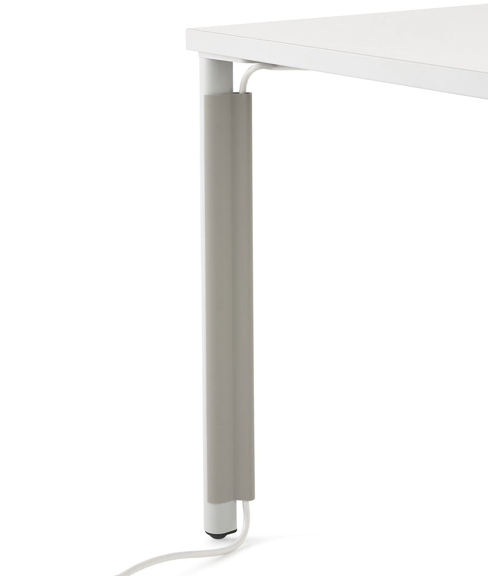 Système de gestion des câbles pour piètement de bureaux OE1